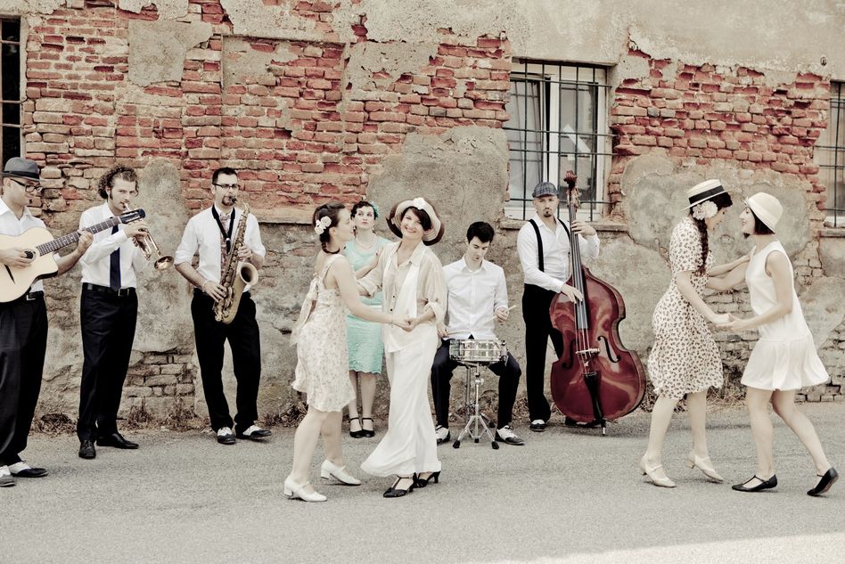 Ragazze ballano swing.jpg